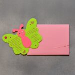 Προσκλητήριο βάπτισης πεταλούδα από υλικό EVA με ανάγλυφα στοιχεία σε φάκελο - κουτί.