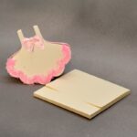 Προσκλητήριο βάπτισης φουστανάκι από υλικό EVA με διακόσμηση σε φάκελο - κουτί.