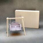 Μοναδικό προσκλητήριο βάπτισης τρισδιάστατη κρεμαστή κούνια από υλικό EVA με ανάγλυφο κουτί.