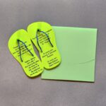 Μοναδικό προσκλητήριο βάπτισης τρισδιάστατες σαγιονάρες από υλικό EVA με φάκελο - κουτί.