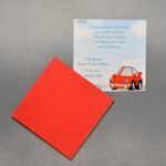 Προσκλητήριο βάπτισης με θέμα αυτοκίνητο, με ανάγλυφα ματάκια σε φάκελο - κουτί.