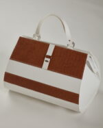 GL4138 Επώνυμη τσάντα Guy Laroche κορυφαίας ποιότητας από δερματίνη με αναγλυφότητες, από τη νέα συλλογή του 2020.