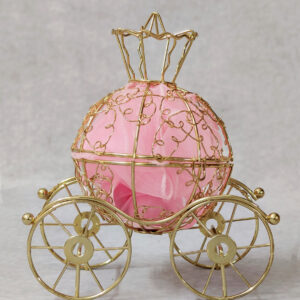 Μπομπονιέρα βάπτισης τρισδιάστατη χρυσή άμαξα - φανάρι.