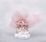 Μπομπονιέρα βάπτισης καρουσέλ ξύλινη,  σε βότσαλο