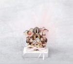 Μπομπονιέρα βάπτισης ζαχαρούπολη  ξύλινη,  σε βότσαλο