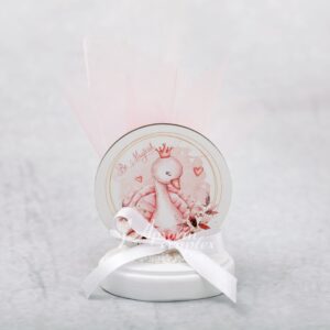 Μπομπονιέρα βάπτισης κύκνος ξύλινη,  σε βότσαλο