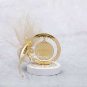 Μπομπονιέρα γάμου - βάπτισης Κωνσταντινάτο από χρυσό καθρέφτη plexi-glass και σοκολά τούλι με χρυσό glitter.