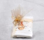 Μπομπονιέρα βάπτισης πετσέτα χεριών με εκτύπωση το θέμα της βάπτισης.