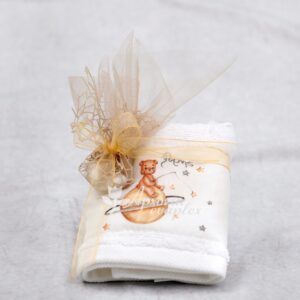 Μπομπονιέρα βάπτισης πετσέτα χεριών με εκτύπωση το θέμα της βάπτισης.