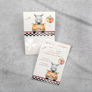 Προσκλητήριο βάπτισης με θέμα ιπποπόταμος σε αμαξάκι και εκτυπωμένος φάκελος - κουτί.