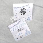 Προσκλητήριο βάπτισης με θέμα " Hello little one " και εκτυπωμένος φάκελος - κουτί.