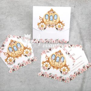 Προσκλητήριο βάπτισης με θέμα άμαξα και διπλή κάρτα με τρουξ.