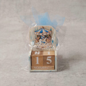 Μπομπονιέρα βάπτισης ξύλινο ημερολόγιο με θέμα καρουσέλ