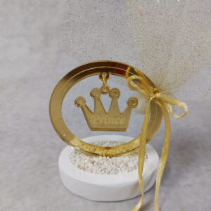 Μπομπονιέρα βάπτισης Prince από χρυσό καθρέφτη plexi-glass και εκρού τούλι με χρυσό glitter.
