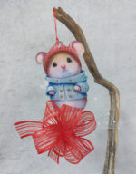 Χριστουγεννιάτικη μπομπονιέρα plexiglass στολίδι με θέμα ποντικάκι.