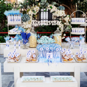 Στολισμός βάπτισης σε λευκό και γαλάζιο