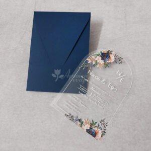 Προσκλητήριο γάμου διάφανο PVC με λουλούδια και μπλε φάκελο.