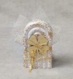 Προσκλητήριο - μπομπονιέρα βάπτισης κεραμικό διακοσμητικό ουράνιο τόξο με τριφύλλι από χρυσό καθρέφτη plexi glass.