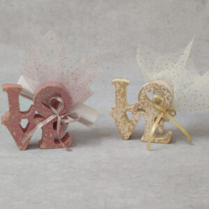 Προσκλητήριο - μπομπονιέρα γάμου - βάπτισης διακοσμητικό κεραμικό 'Love'.