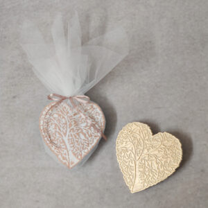 Προσκλητήριο - μπομπονιέρα γάμου - βάπτισης διακοσμητικό κεραμικό ανάγλυφο σουβέρ.