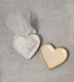 Προσκλητήριο - μπομπονιέρα γάμου - βάπτισης κεραμικό πιατάκι καρδιά.