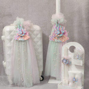 Πακέτο βάπτισης για κορίτσι με θέμα γοργόνα σε λευκές και παλ αποχρώσεις.