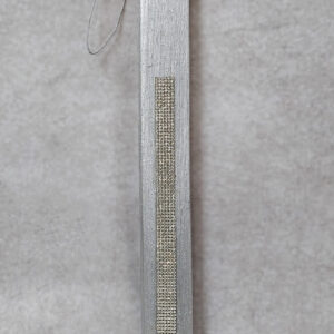 Χειροποίητη πασχαλινή λαμπάδα διακοσμημένη με λωρίδα από ασημί στρας.