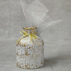 Μπομπονιέρα βάπτισης κεραμικό ανθοδοχείο σε λευκή και χρυσή απόχρωση.