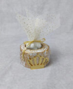 Μπομπονιέρα βάπτισης κεραμικό ρεσώ με κορώνα από χρυσό καθρέφτη plexiglass.