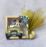 Μπομπονιέρα βάπτισης ξύλινο καδράκι με τον Μίκυ σε λαδί και καφέ οργάντζα.