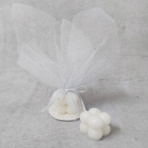 Μπομπονιέρα γάμου κερί με γκλίτερ τούλι.