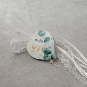 Κρεμαστή μπομπονιέρα γάμου με κεραμική εκτυπωμένη καρδιά, σατέν κορδέλες, πέρλες και σχοινί.