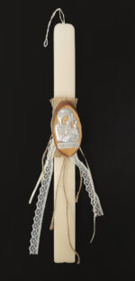 Χειροποίητη πασχαλινή λαμπάδα διακοσμημένη με ξύλινη εικόνα Παναγία - Χριστός, δαντέλα και σχοινί.