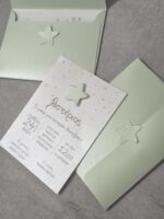 Ιδιαίτερο προσκλητήριο βάπτισης με θέμα αστέρι σε μέντα περλέ απόχρωση