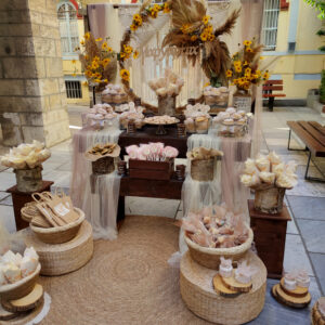 Στολισμός βάπτισης boho με θέμα μαργαρίτα