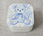 Κεραμική μπιζουτιέρα με εκτύπωση αρκουδάκι μπλε Toile de Jouy