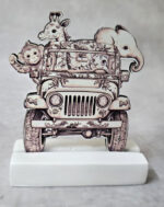 Μπομπονιέρα με Κεραμική βάση κιτ-κατ, με ξύλινο εκτυπωμένο jeep σαφάρι, καφέ, Toile de Jouy ύφος