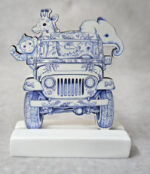 Μπομπονιέρα με Κεραμική βάση κιτ-κατ, με ξύλινο εκτυπωμένο jeep σαφάρι,μπλε, Toile de Jouy ύφος