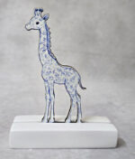 Μπομπονιέρα με Κεραμική βάση κιτ-κατ, με ξύλινο εκτυπωμένο καμηλοπάρδαλη ψηλή, μπλε, Toile de Jouy ύφος