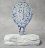 Μπομπονιέρα με Κεραμικό κορμό, με ξύλινο εκτυπωμένο αερόστατο, μπλε, Toile de Jouy ύφος