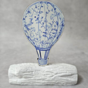Μπομπονιέρα με Κεραμικό κορμό, με ξύλινο εκτυπωμένο αερόστατο, μπλε, Toile de Jouy ύφος
