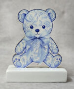 Μπομπονιέρα με Κεραμική βάση κιτ-κατ, με ξύλινο εκτυπωμένο αρκουδάκι, μπλε, Toile de Jouy ύφος